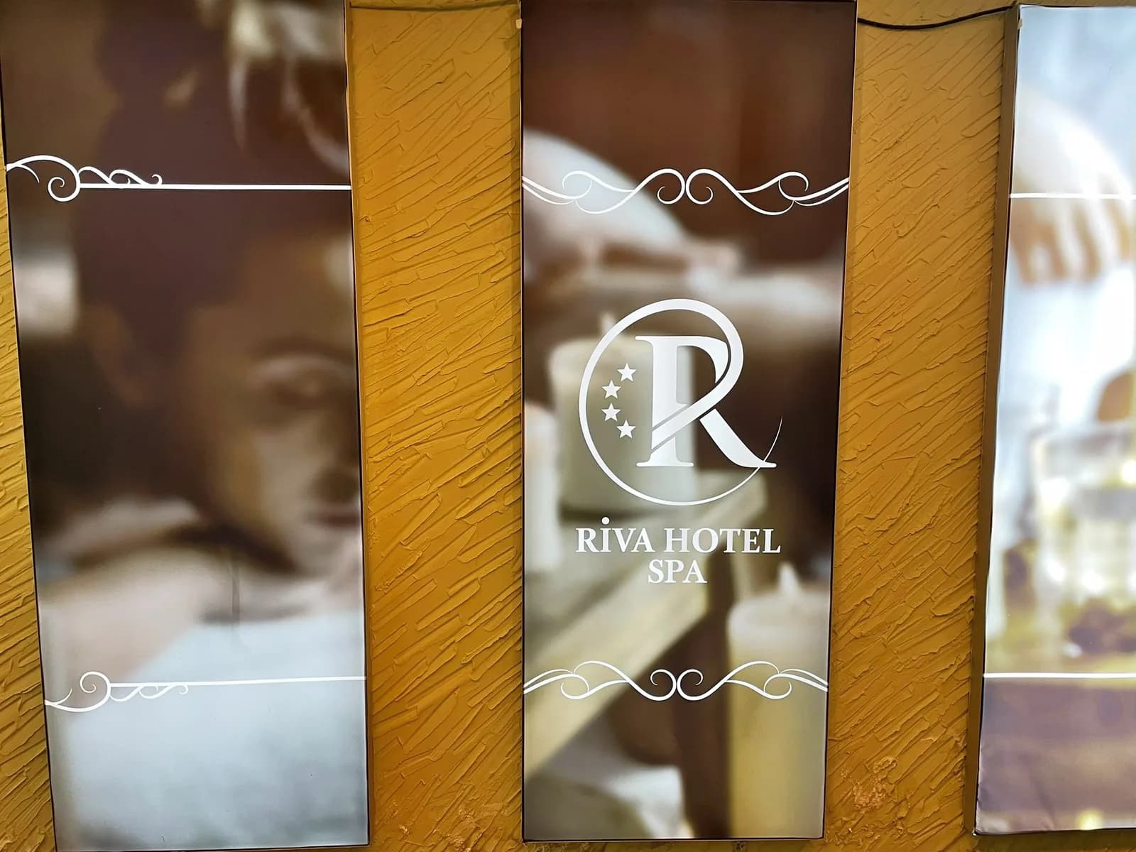 Riva SPA Ankara masaj odası kapısı, logo detayı